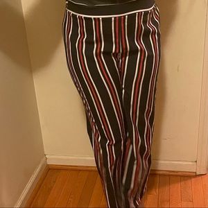 Flat pants vacation vibes